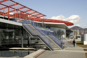 Der 1997 eröffnete Europark in Salzburg-Taxham ist das Einkaufcener mit dem größten Umsatz pro Quadratmeter Verkaufsfläche in Österreich. © H. Guggenberger