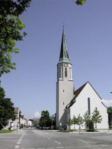 Die ab 1924 erbaute St. Rupertuskirche, Turm 1935 © S. Schwedler