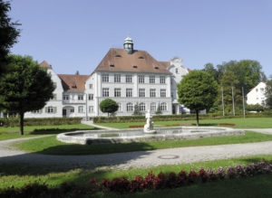 Das 1908/09 erbaute "Zentralschulgebäude" von Architekt Johann Schott © S.Schwedler