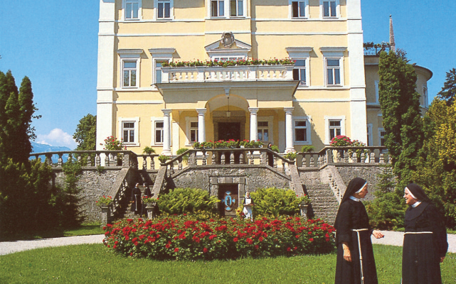 Die Emsburg in Salzburg ist seit 1948 das Mutterhaus der Halleiner Schulschwestern. © K. Birnbacher
