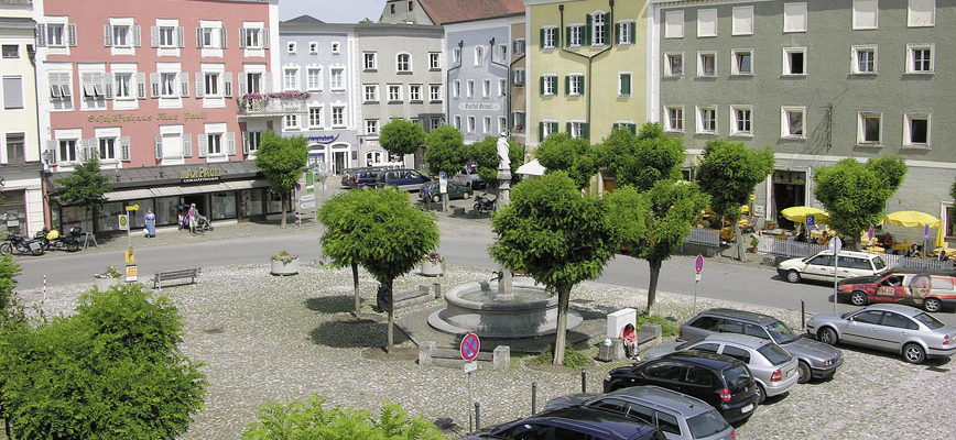 Oberer Stadtplatz in Inn-Salzach-Bauweise. © S. Schwedler
