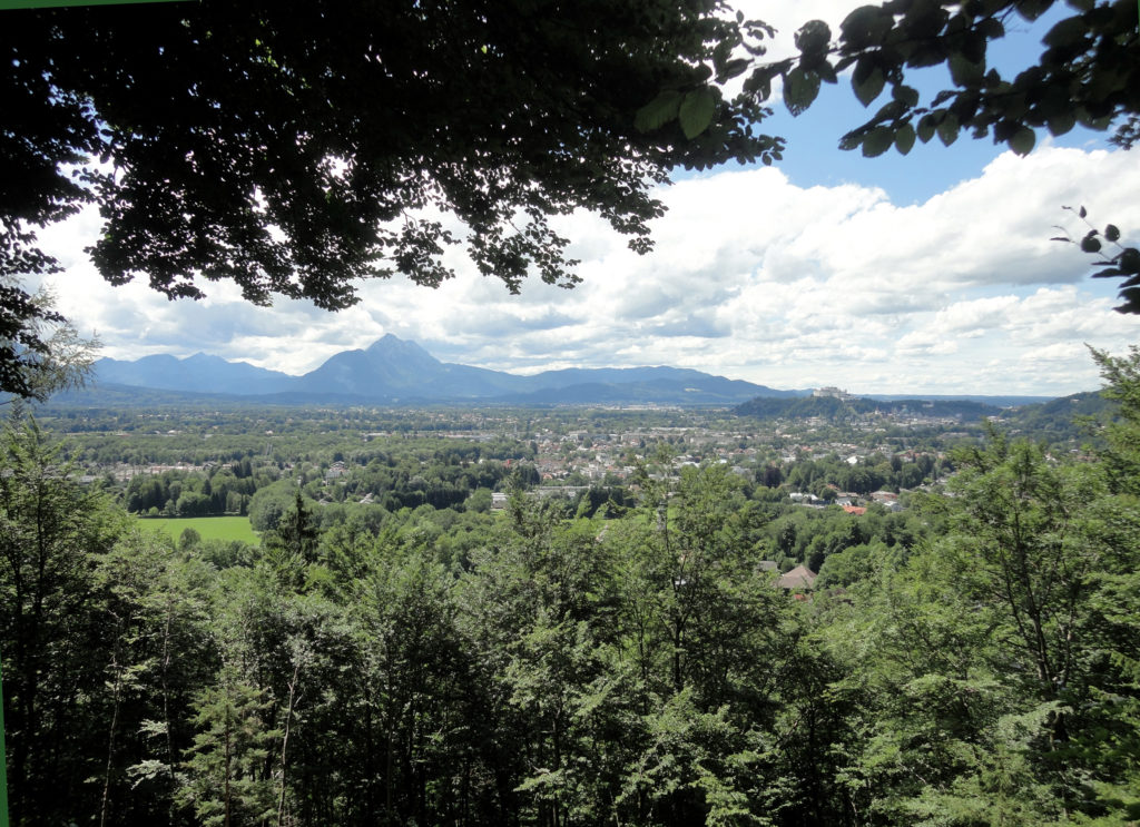 Blick von der Jägerhöhe auf Salzburg © J. Lang