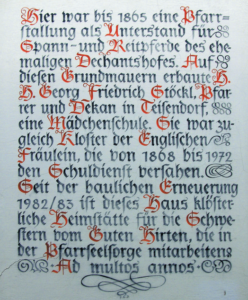 Inschrift an der ehem. Pfarrstallung St. Josef in Teisendorf © H. Roth