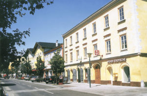 Das sogenannte „Poschingerhaus“ gehörte über Jahrhunderte der angesehenen Handelsfamilie Poschinger. © J. Schwaighofer; Repro Neumarkter Druckerei