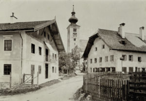 Blick in den Markt Oberalm um 1909. (SLA, Fotos Jurischek 1967; Repro SLA)