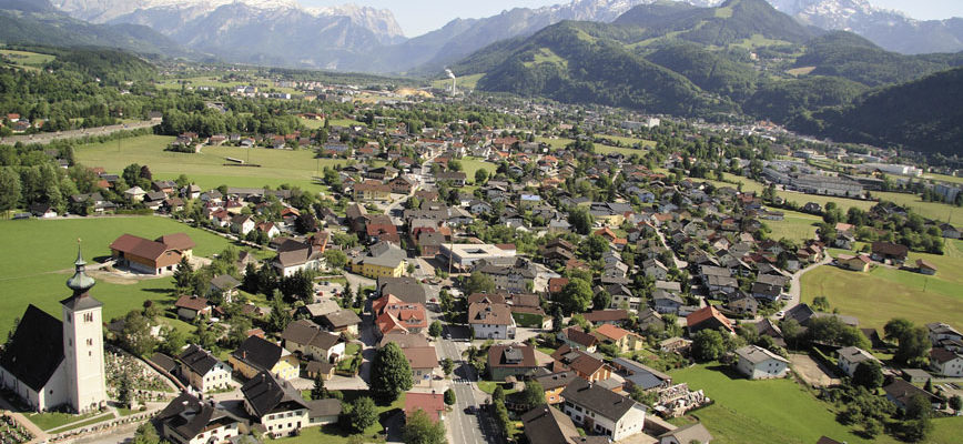 Oberalm aus der Luft gegen Süden (heute). © Marktgemeinde Oberalm