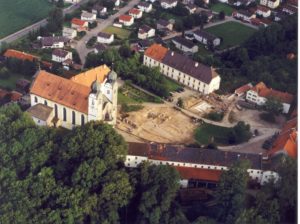 Klosteranlage Baumburg aus der Vogelperspektive © C. Soika
