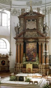 Der Altarraum im Salzburger Dom © J. Neuhardt