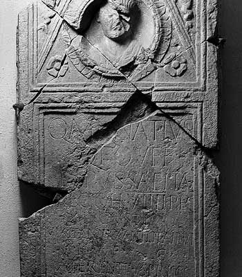 Portraitstele des Quintus Munatius Lupus © O. Harl 2004