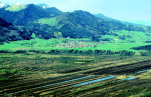 Die ehemaligen Torffelder in der Kendlmühlfilzen nach Südwesten © H. Steinbichler