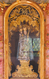 Das Gnadenbild im barocken Prunkgewand © H. Roth